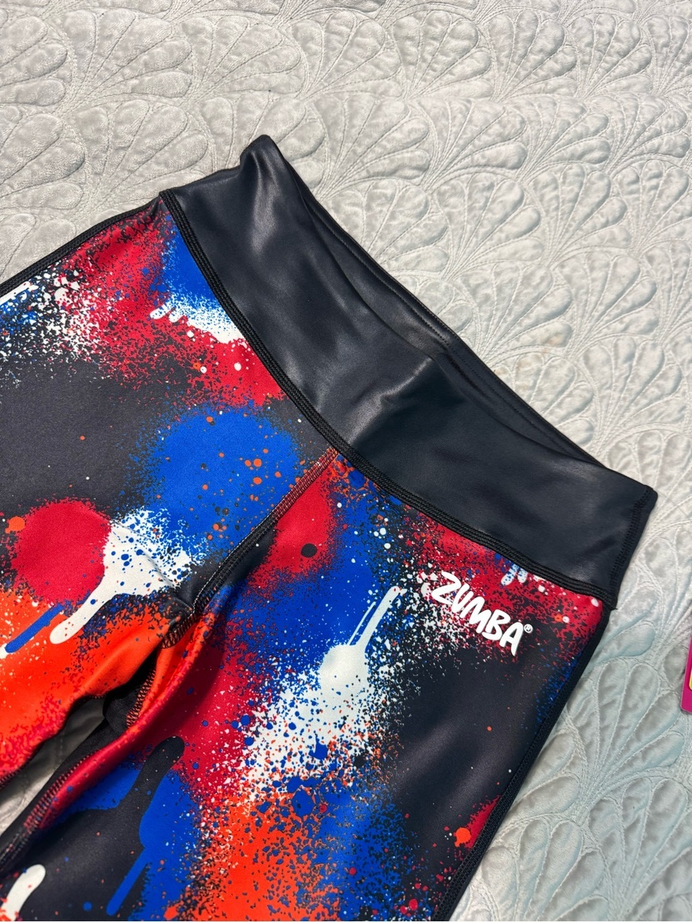 Zumba Fitness Must Move Ankle Leggings Black, Red, Blue & White Spray Print XL - Picture 6 of 10